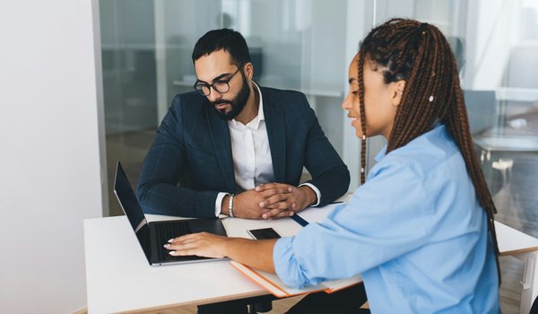 Comment les entreprises peuvent-elles utiliser les technologies de cloud computing pour améliorer la collaboration à distance ?